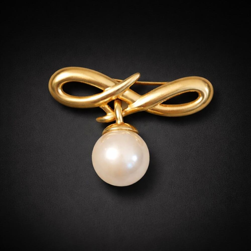 Vintage Stylized Gold-tone Ribbon Brooch Pin Faux Pearl Dangle 2.25" go-65